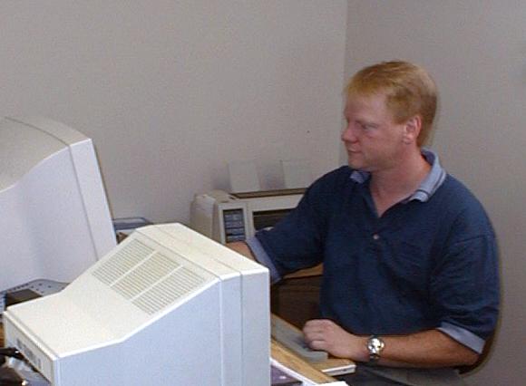 b2.jpg (27955 bytes)