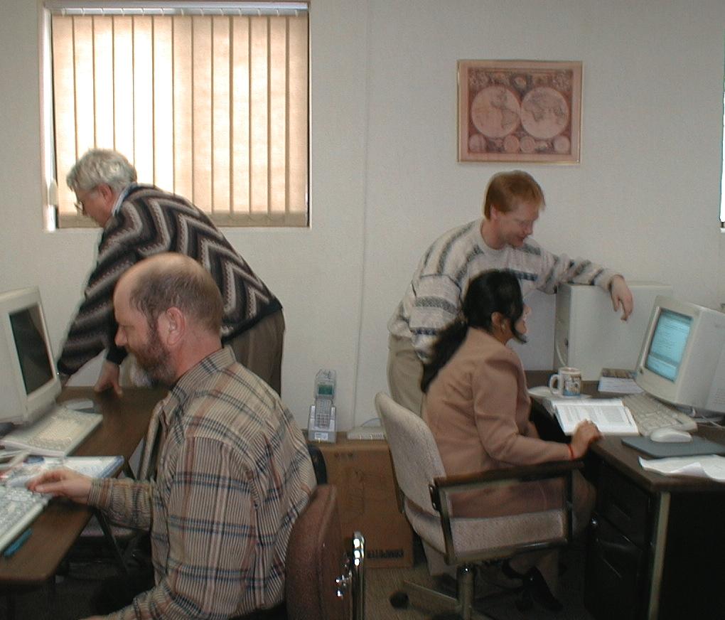cramped.jpg (103876 bytes)